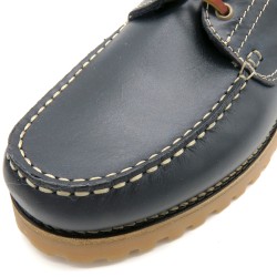 Close-up of leather quality and stitch seam at the shoe tip Casual 211 boat shoes