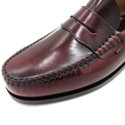 Macro-view of Premium Leather Slip-on Smart Loafers Shoes Latino 300 burgundy