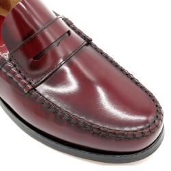 Detail of the sturdy Blake-stitched business loafers with leather soles Latino 800 burgundy Marttely