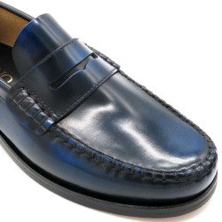 Detail der Blake-Stitch Naht bei den blauen COMFORT Slipper Modellen