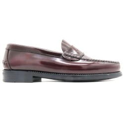 Profile view of the burgundy leather loafers with handcrafted Blake stitching, Latino Marttely 1300 Spain